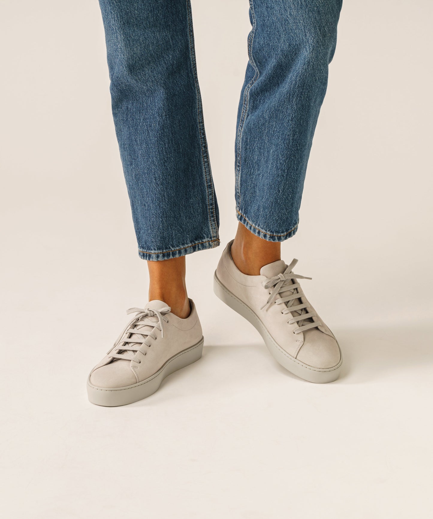 Royal Nubuck Light Grey